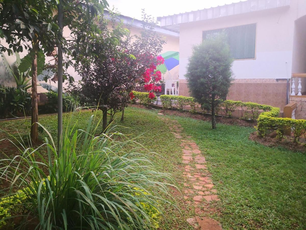 Tout Confort Avec Jardin Entree Bastos Yaoundé Kültér fotó