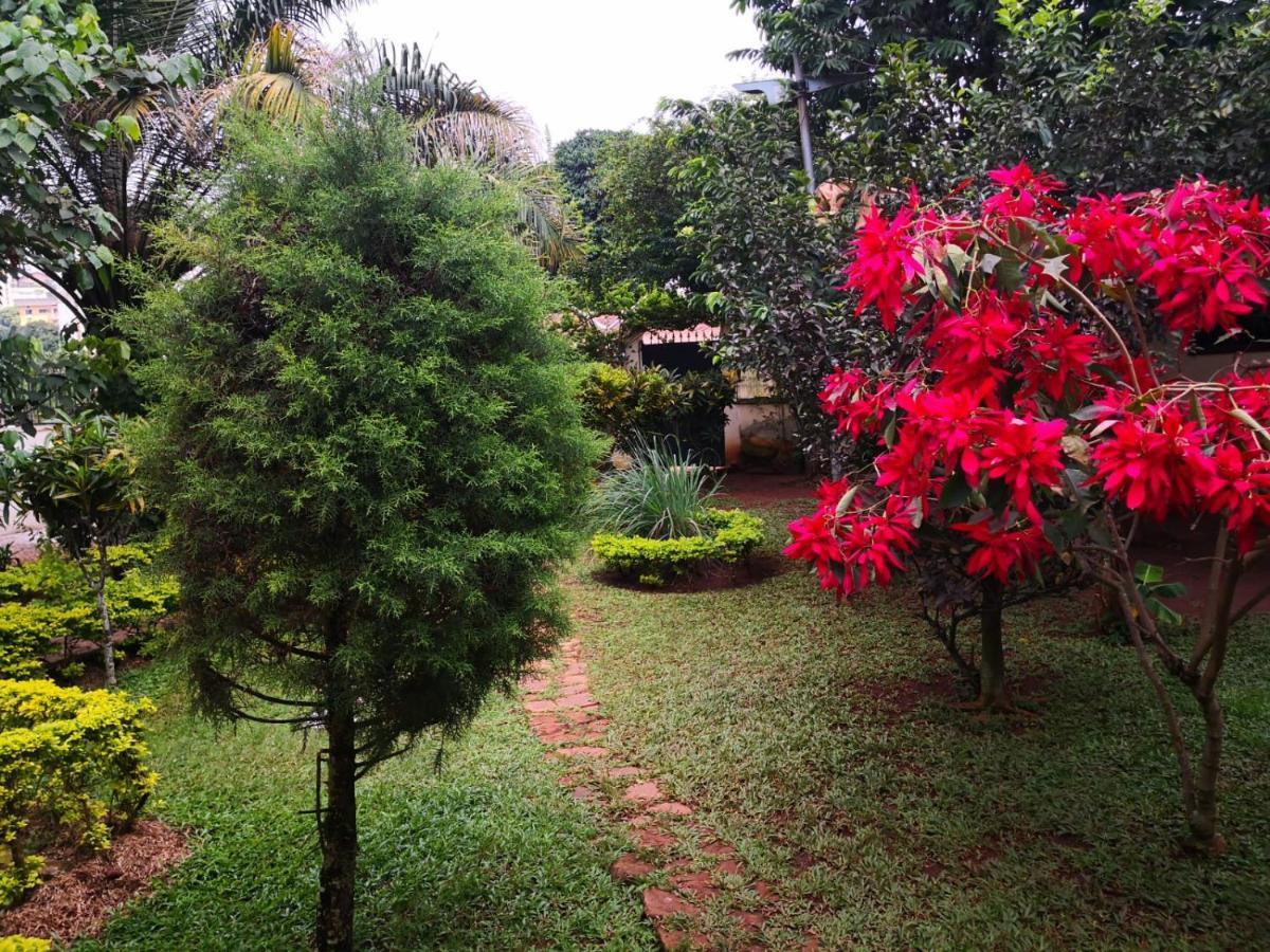 Tout Confort Avec Jardin Entree Bastos Yaoundé Kültér fotó